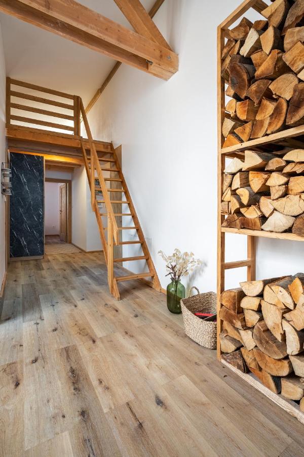 Apartments Srdiecko - Sauna In Smaller Apt - Highest In Central Europe - Fireplace - In The Forest タレ エクステリア 写真