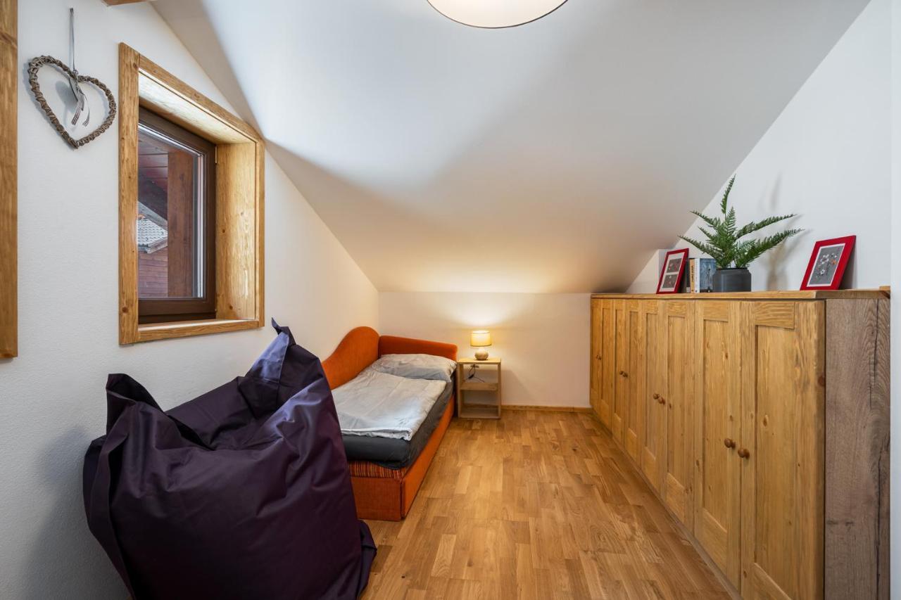 Apartments Srdiecko - Sauna In Smaller Apt - Highest In Central Europe - Fireplace - In The Forest タレ エクステリア 写真