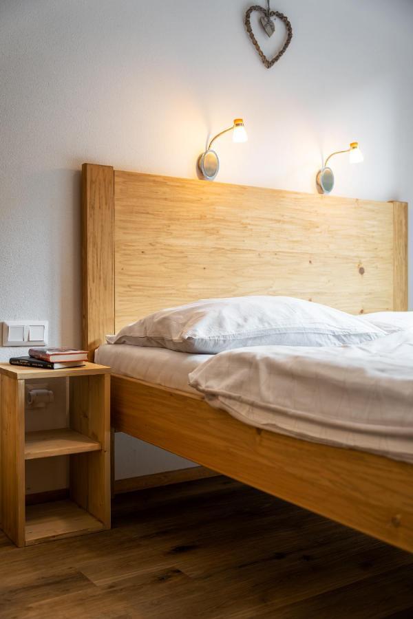 Apartments Srdiecko - Sauna In Smaller Apt - Highest In Central Europe - Fireplace - In The Forest タレ エクステリア 写真